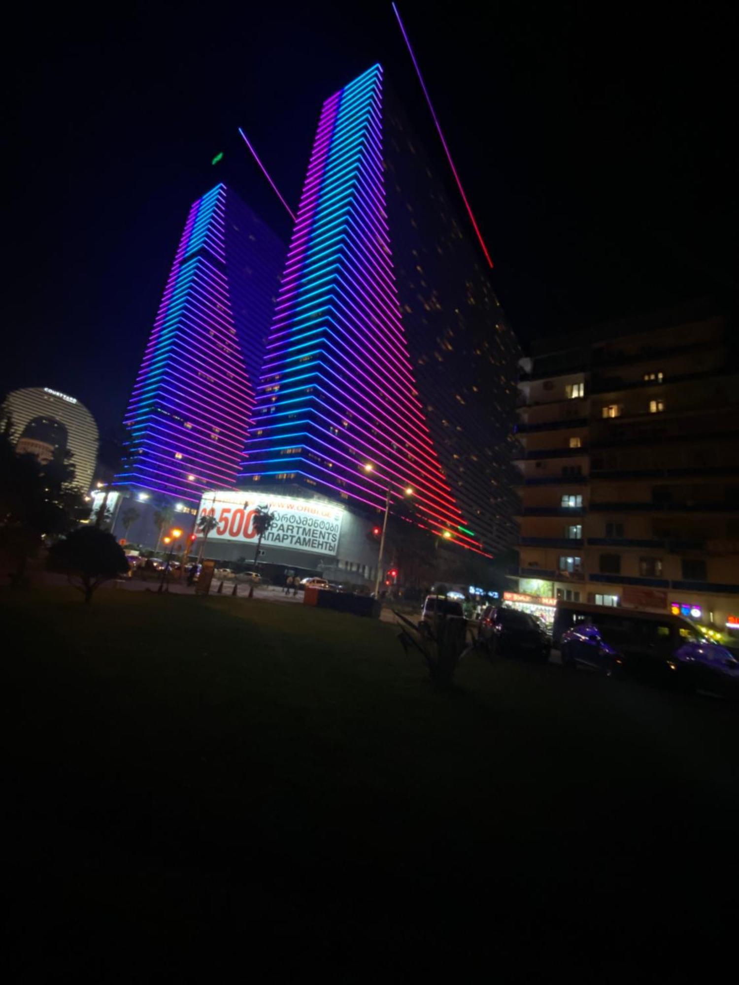 Delux Sea View Aparthotel In Orbi City Batumi Kültér fotó