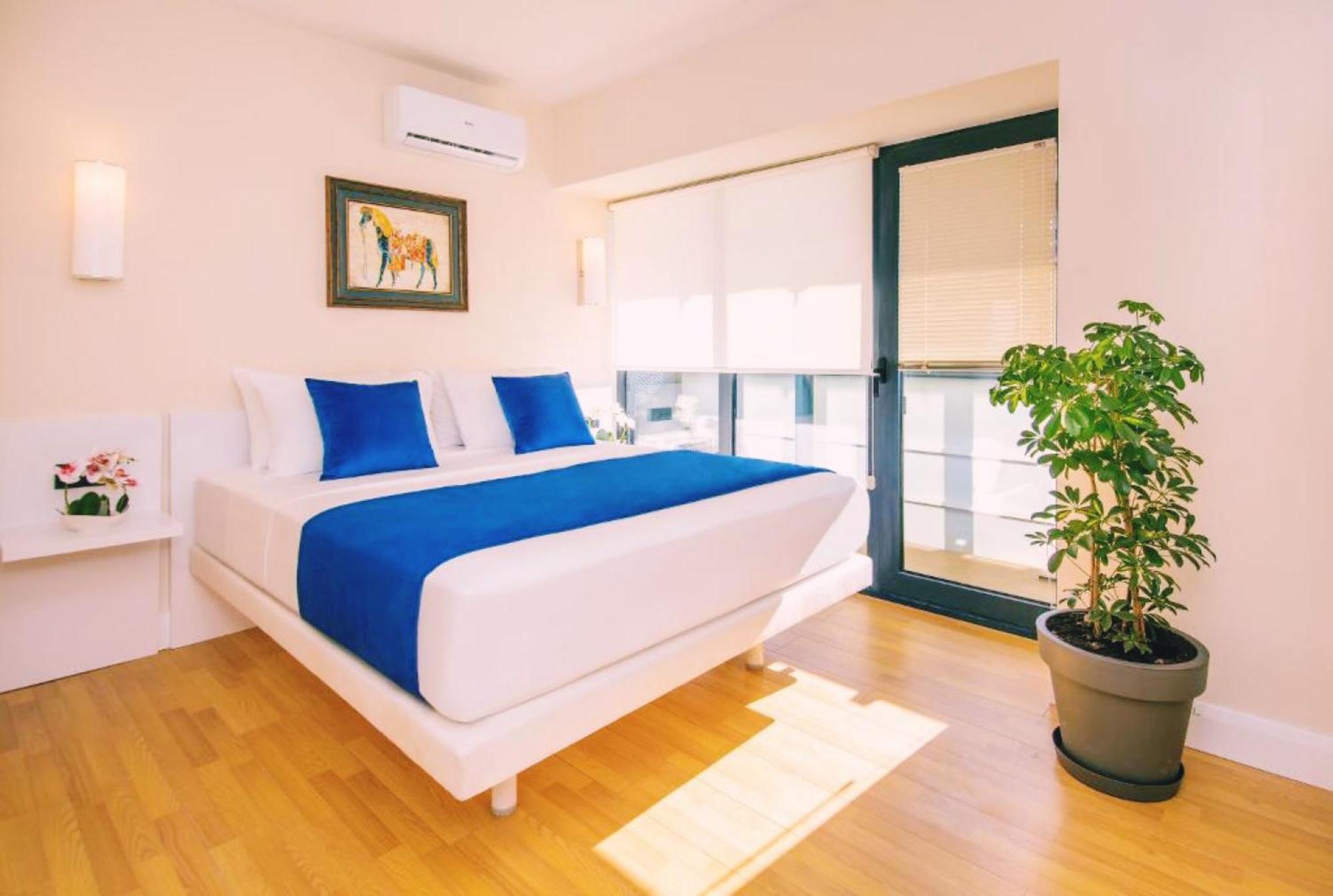 Delux Sea View Aparthotel In Orbi City Batumi Kültér fotó