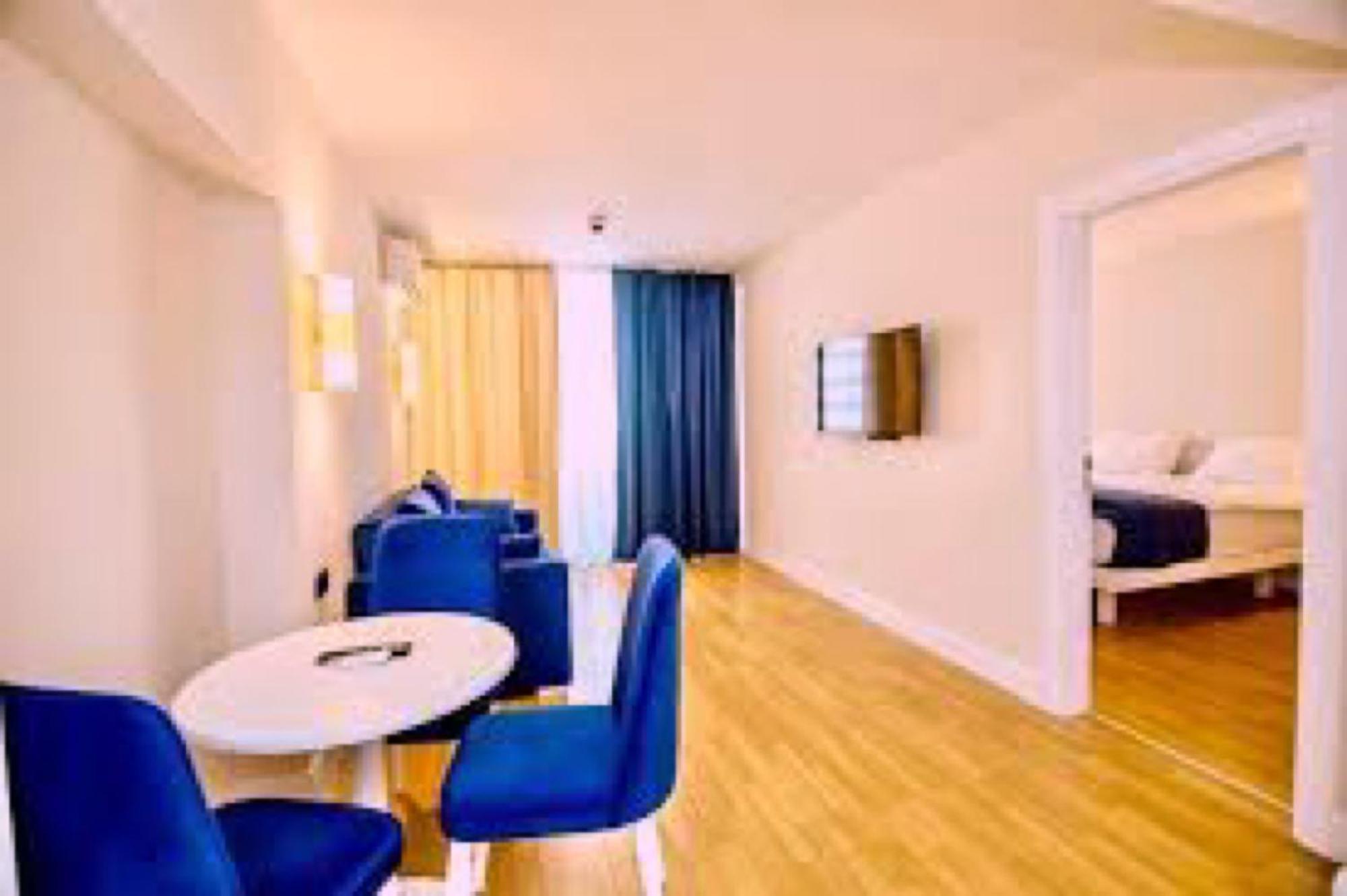 Delux Sea View Aparthotel In Orbi City Batumi Kültér fotó