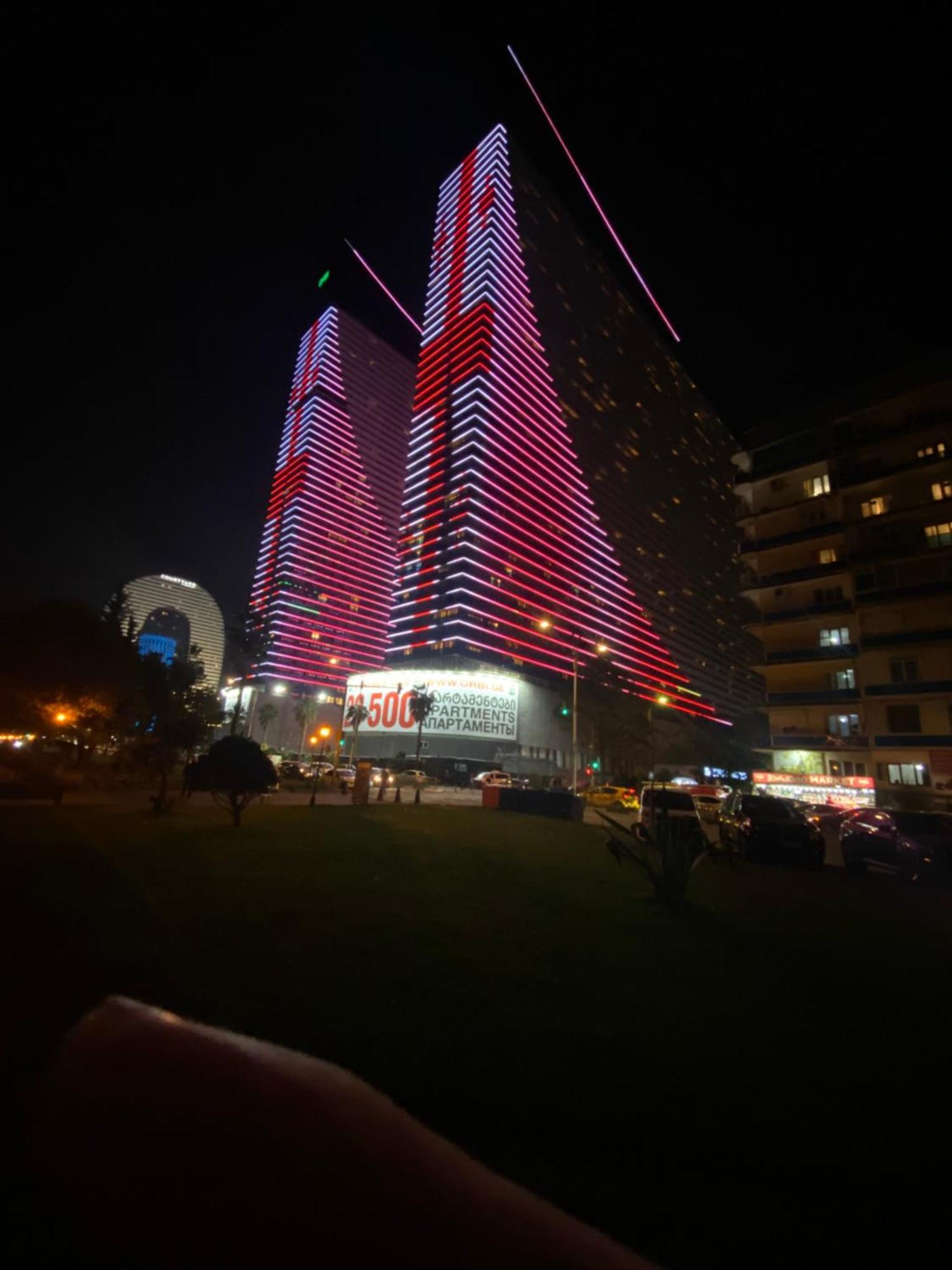 Delux Sea View Aparthotel In Orbi City Batumi Kültér fotó