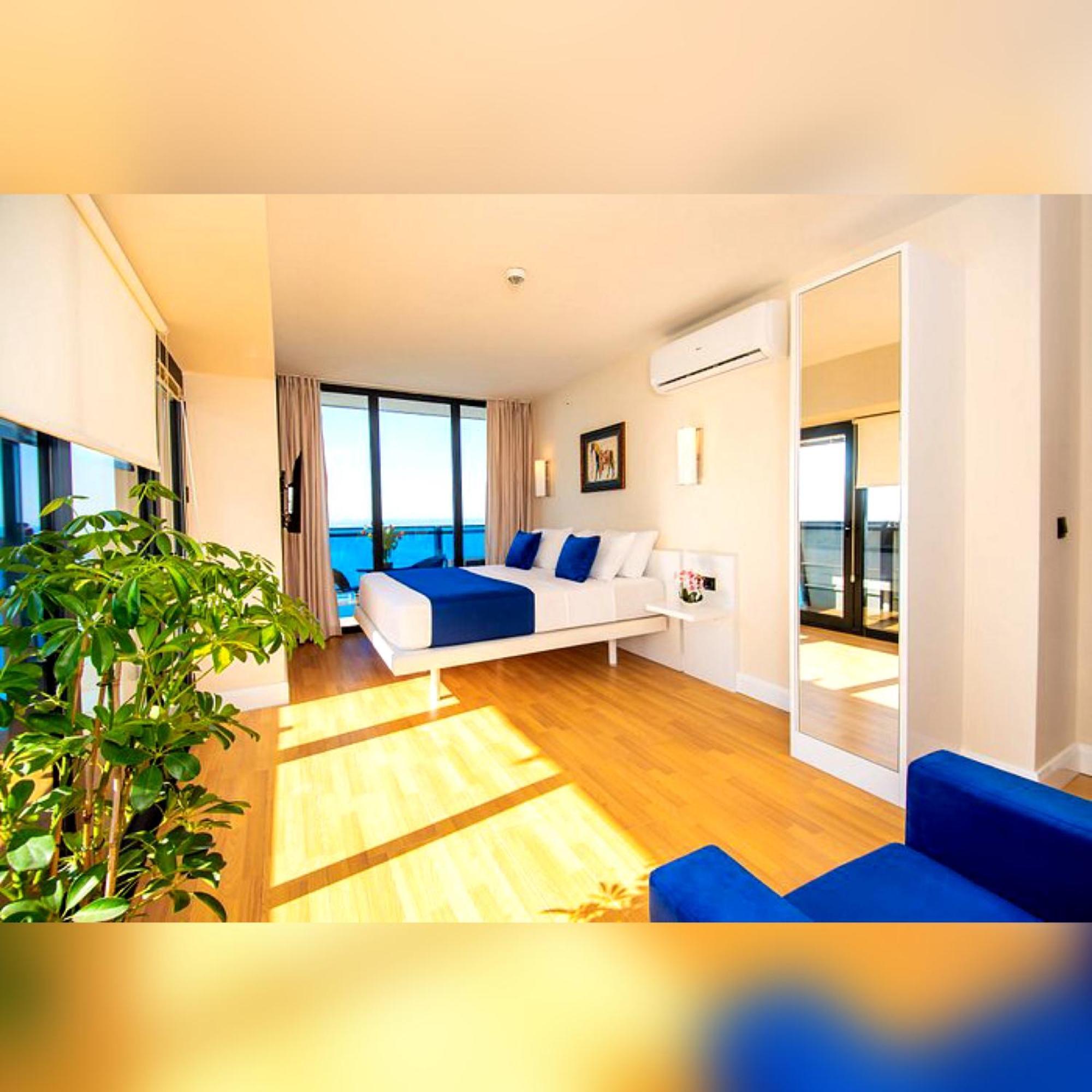 Delux Sea View Aparthotel In Orbi City Batumi Kültér fotó