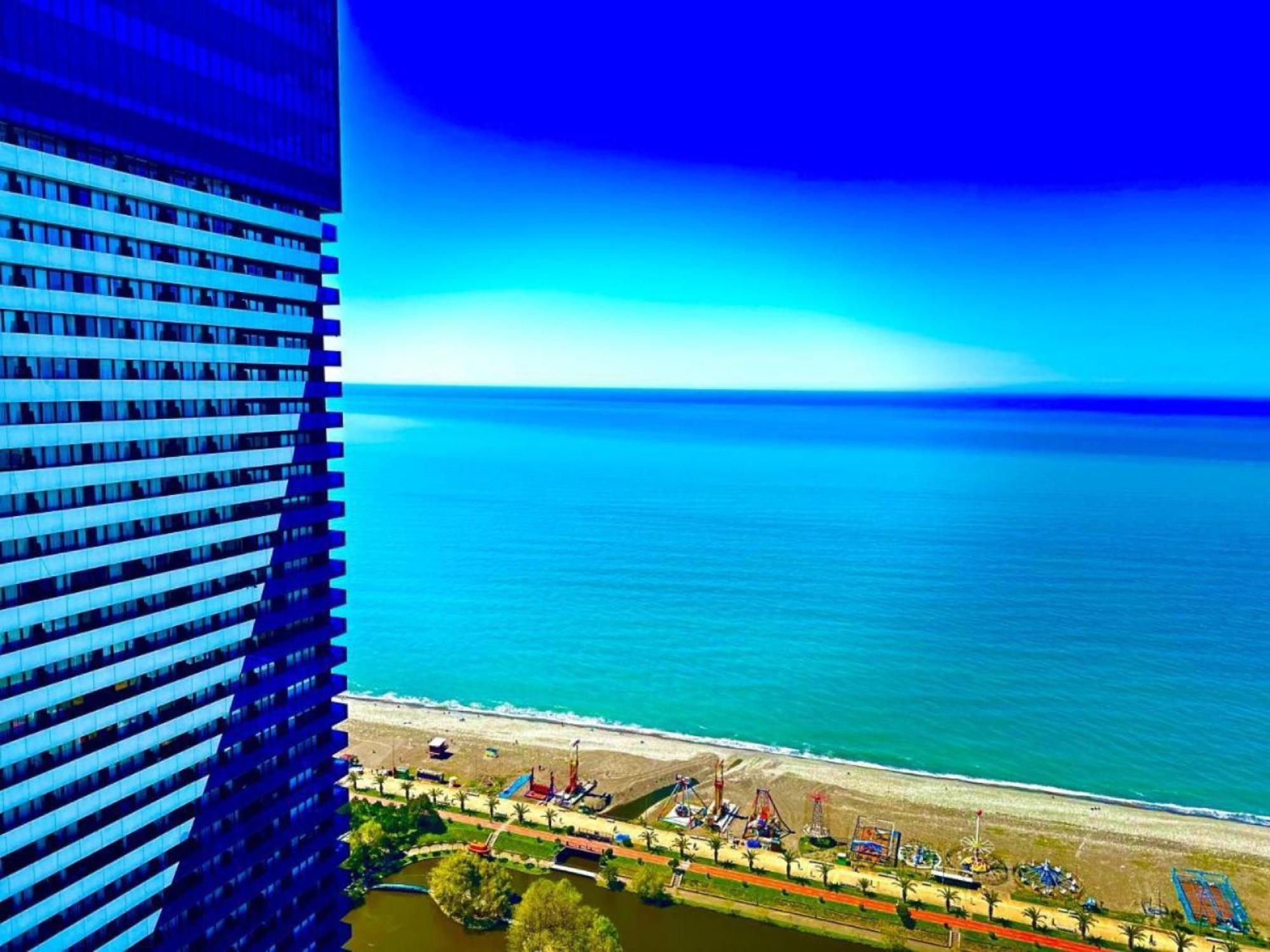 Delux Sea View Aparthotel In Orbi City Batumi Kültér fotó