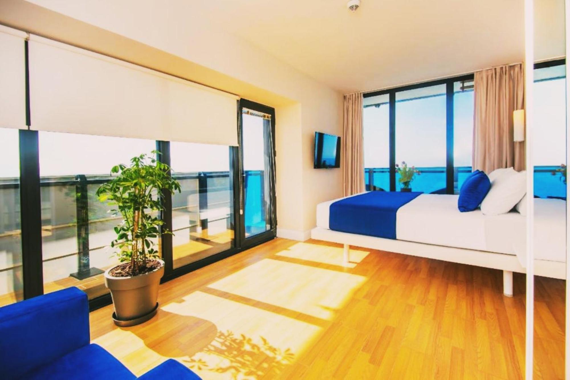 Delux Sea View Aparthotel In Orbi City Batumi Kültér fotó