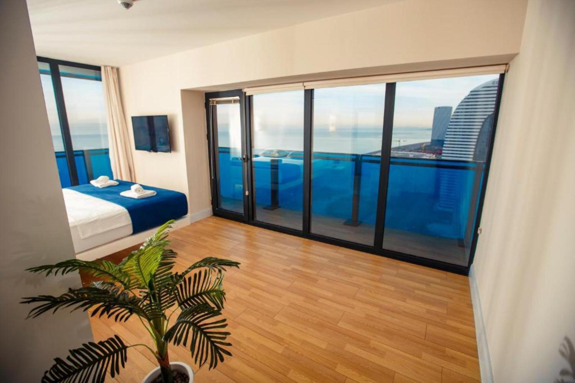 Delux Sea View Aparthotel In Orbi City Batumi Kültér fotó