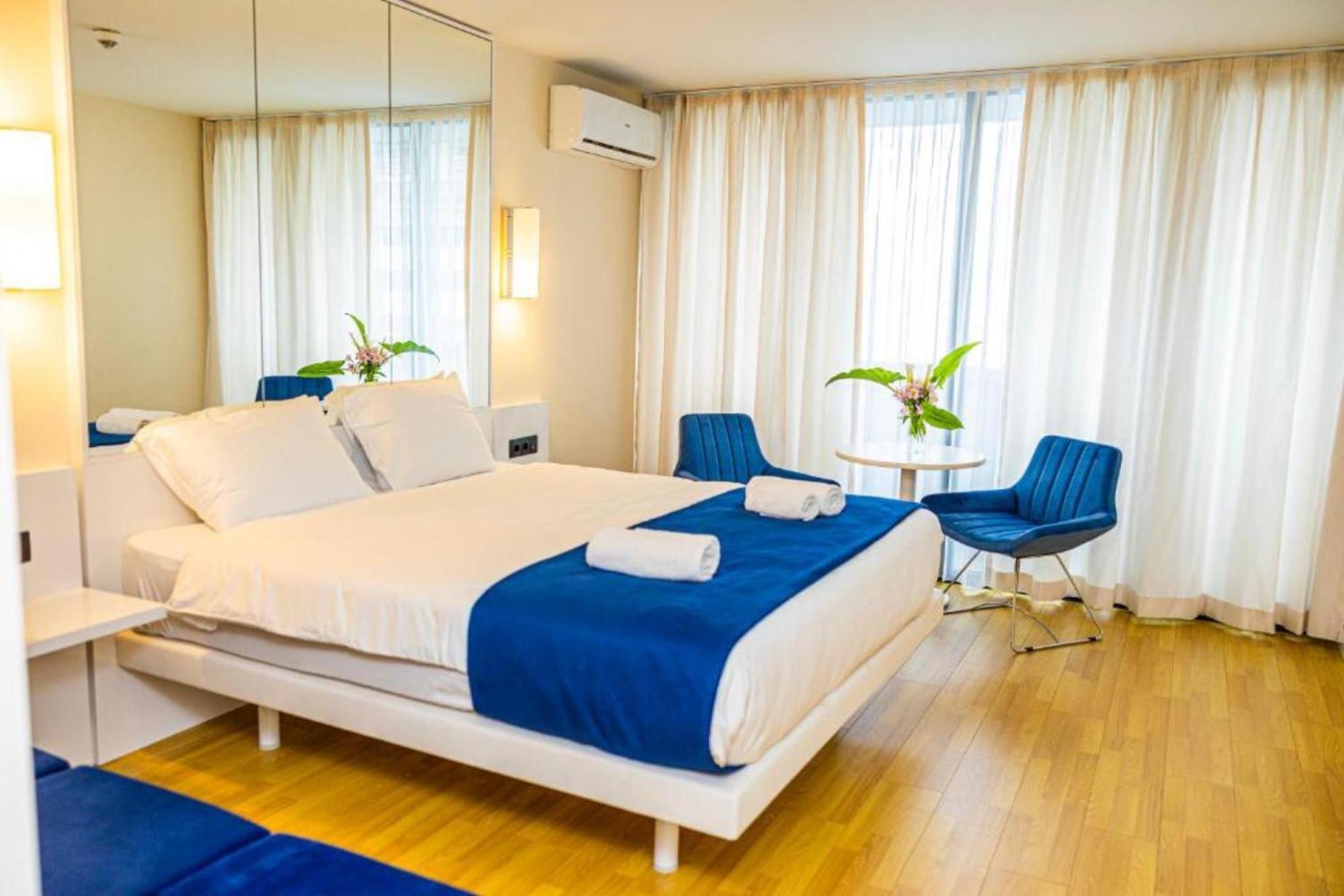 Delux Sea View Aparthotel In Orbi City Batumi Kültér fotó