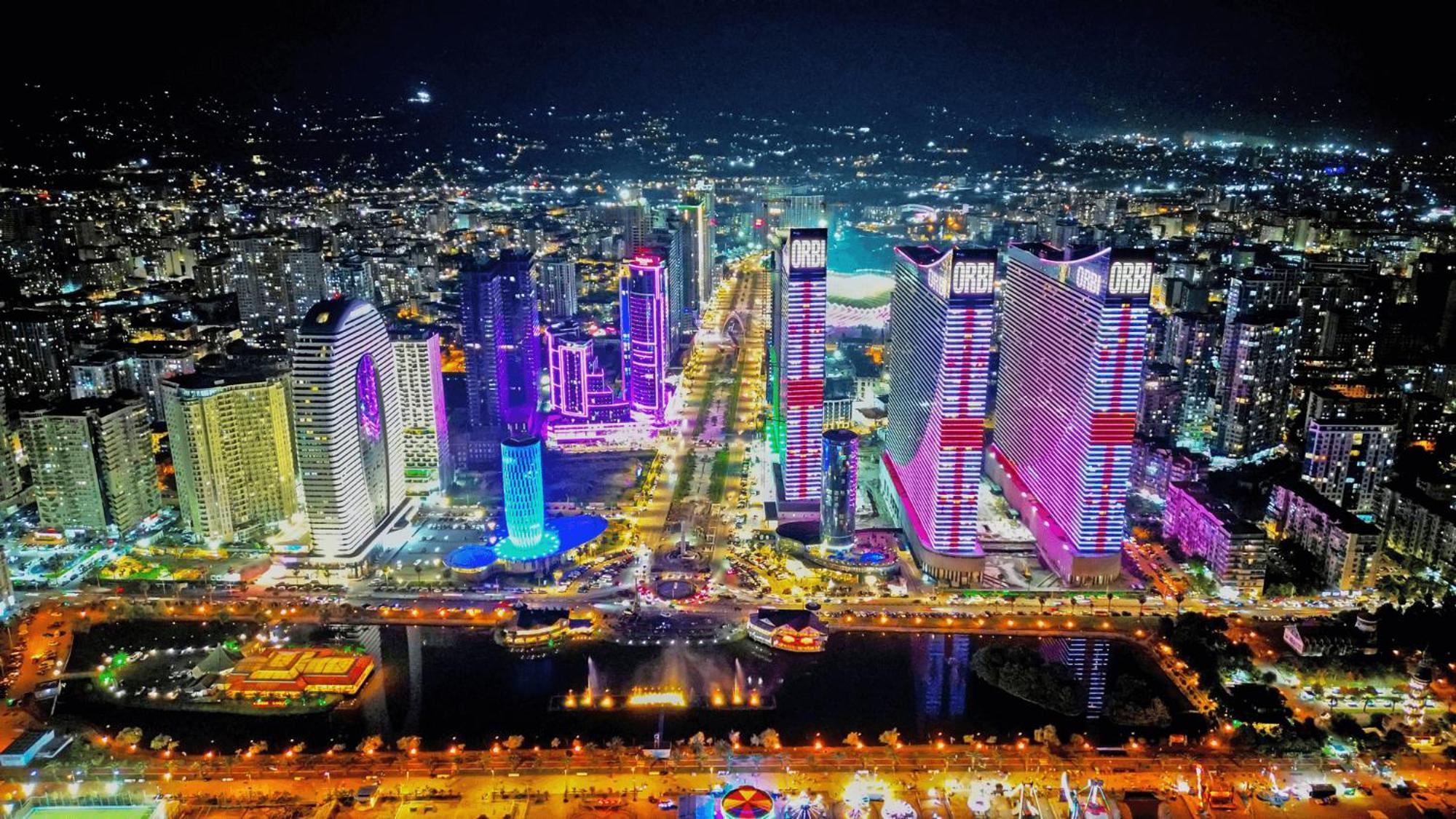 Delux Sea View Aparthotel In Orbi City Batumi Kültér fotó