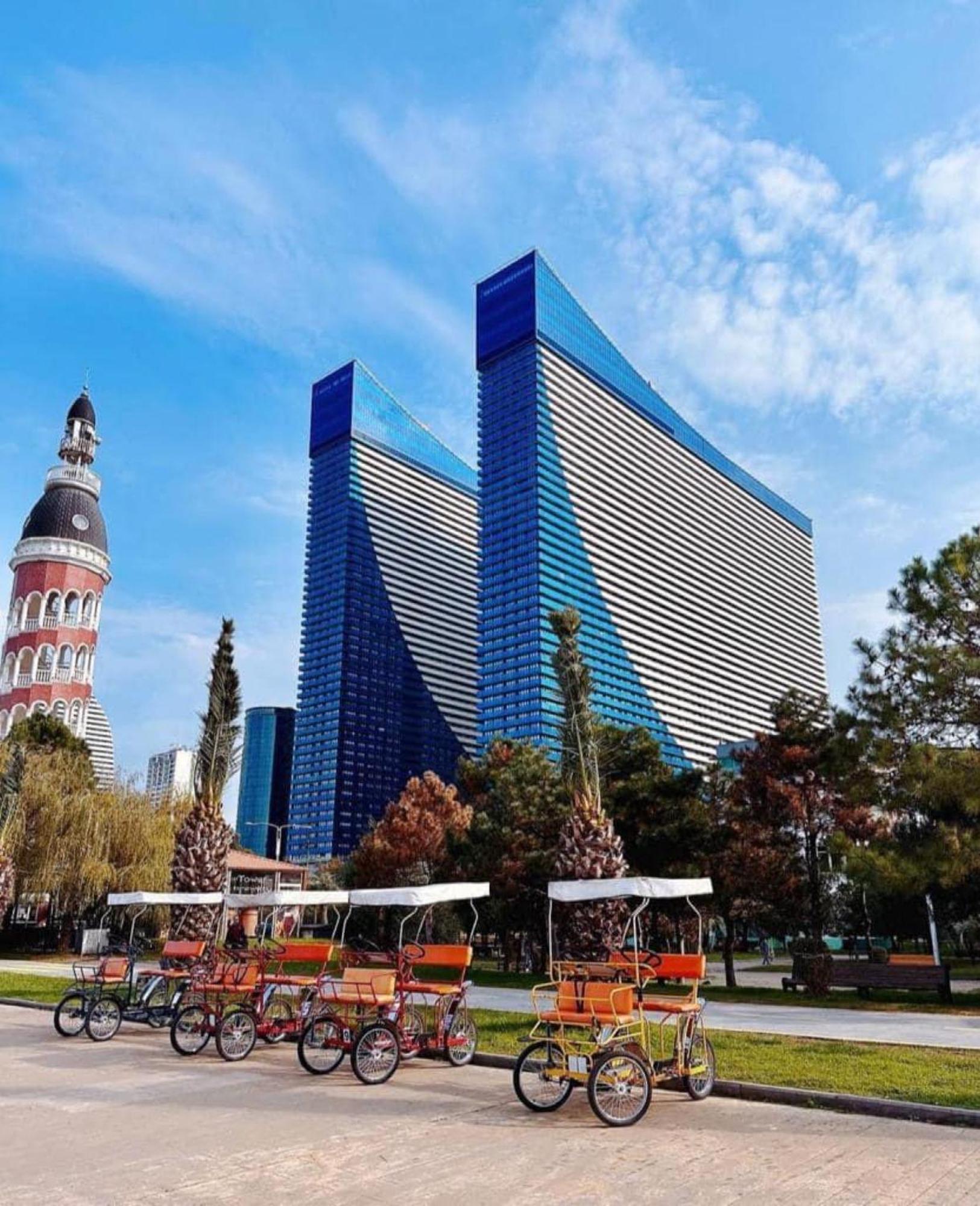 Delux Sea View Aparthotel In Orbi City Batumi Kültér fotó